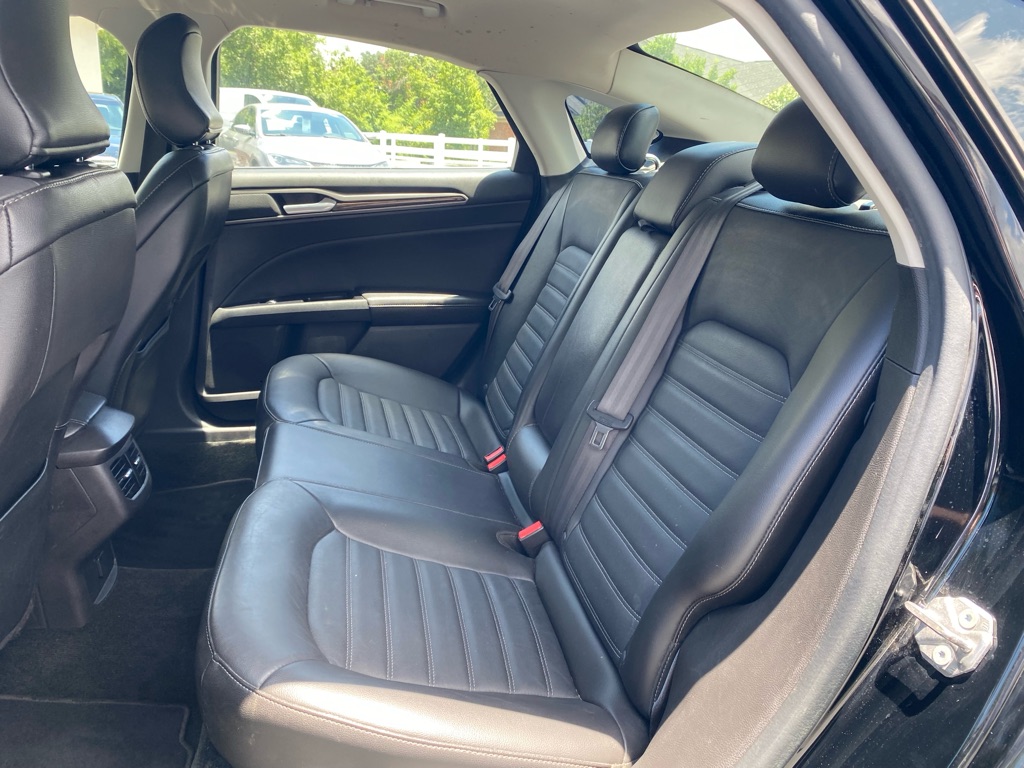 Photo 55 of this FORD FUSION