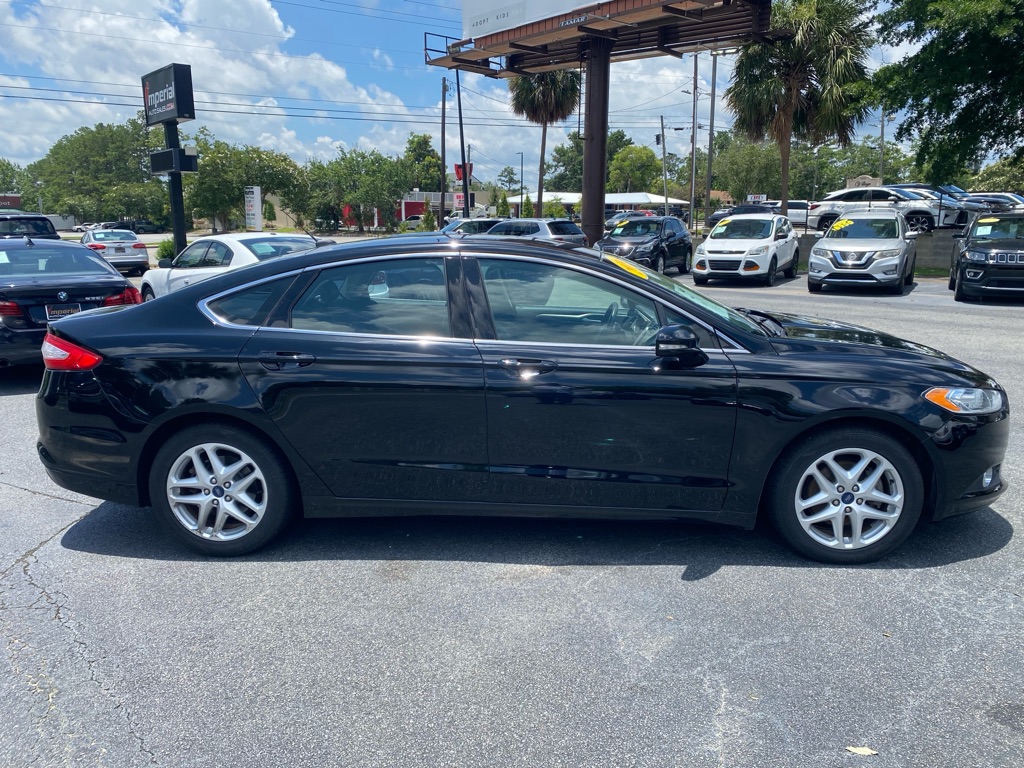 Photo 6 of this FORD FUSION