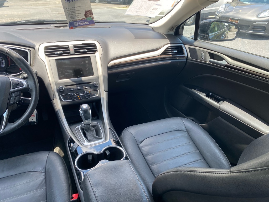 Photo 15 of this FORD FUSION
