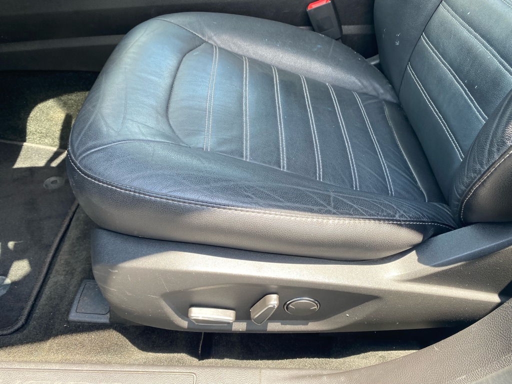 Photo 32 of this FORD FUSION