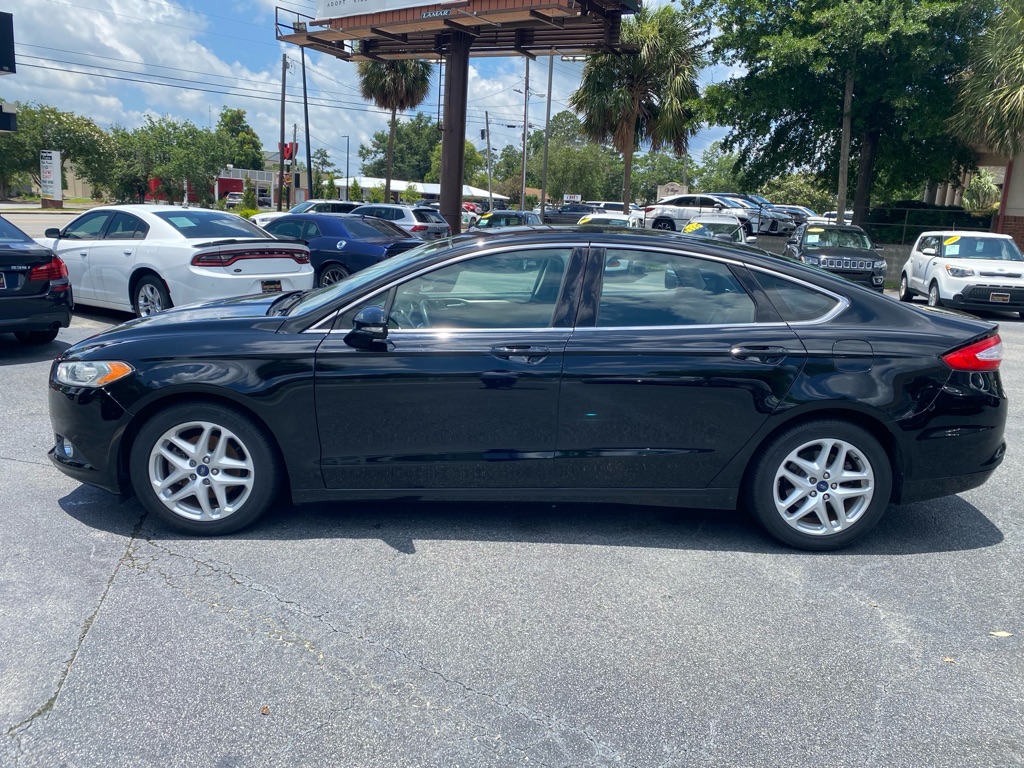 Photo 3 of this FORD FUSION