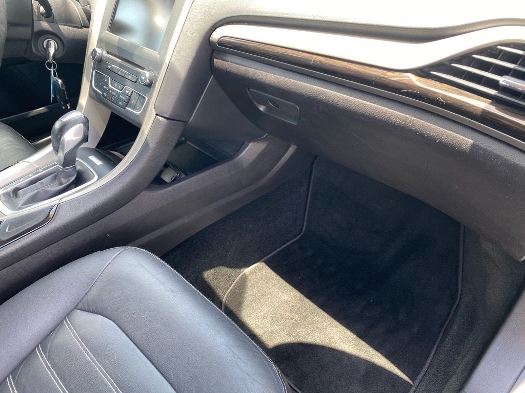 Photo 39 of this FORD FUSION