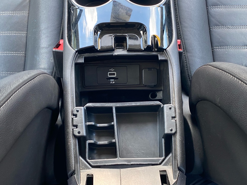 Photo 24 of this FORD FUSION