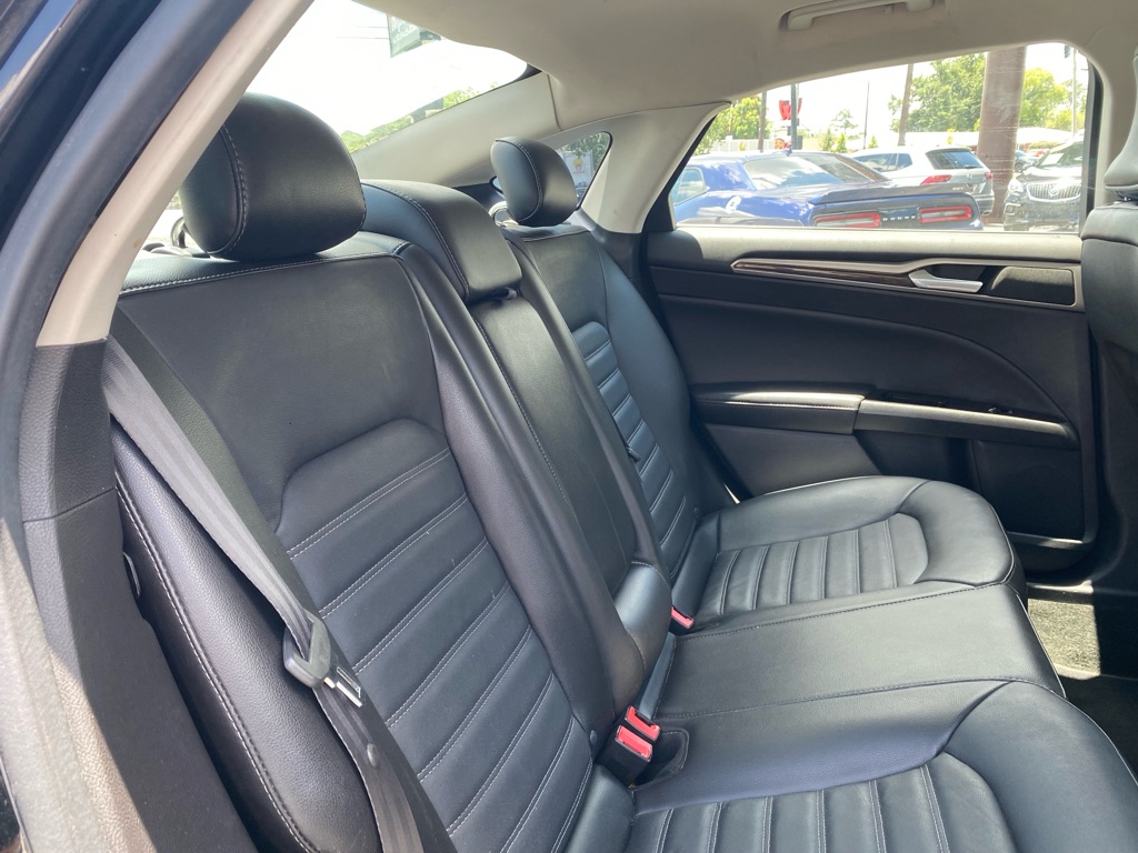 Photo 45 of this FORD FUSION