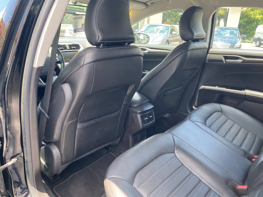 Photo 57 of this FORD FUSION