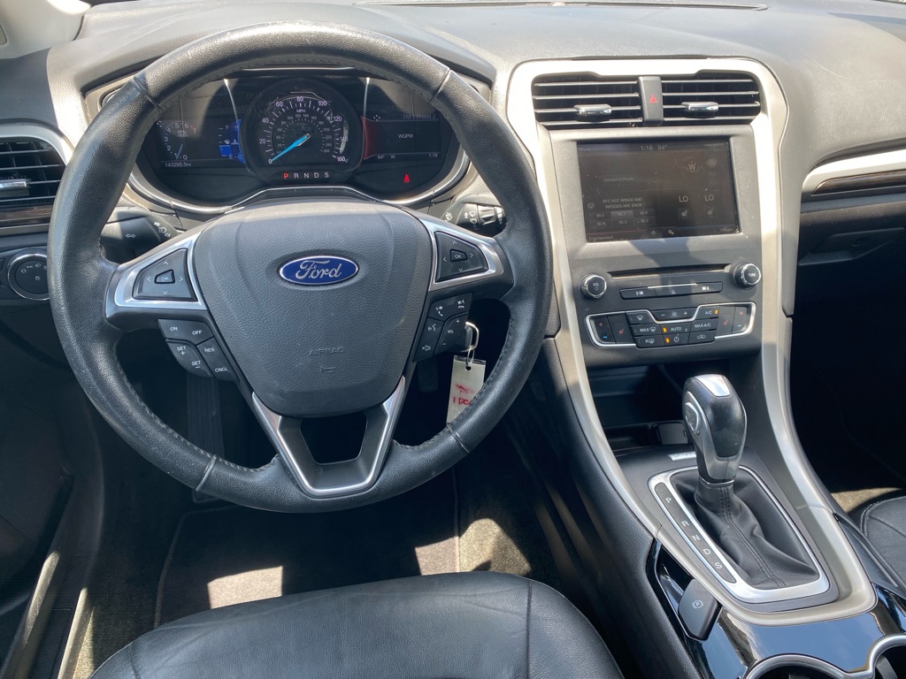 Photo 19 of this FORD FUSION
