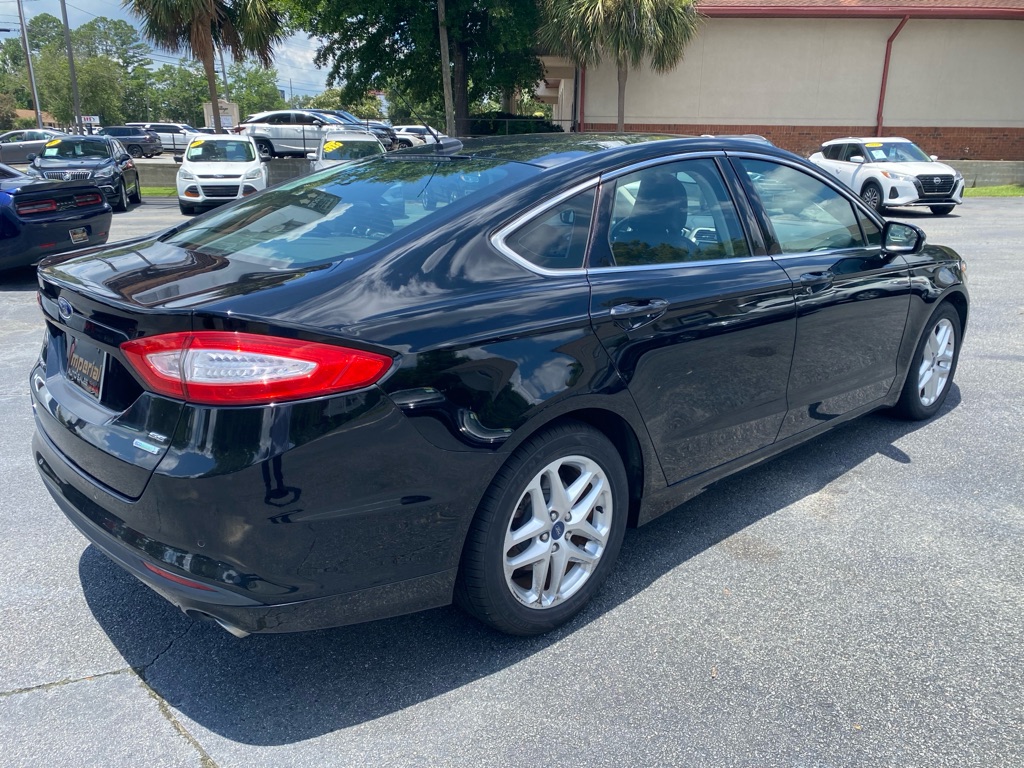 Photo 7 of this FORD FUSION