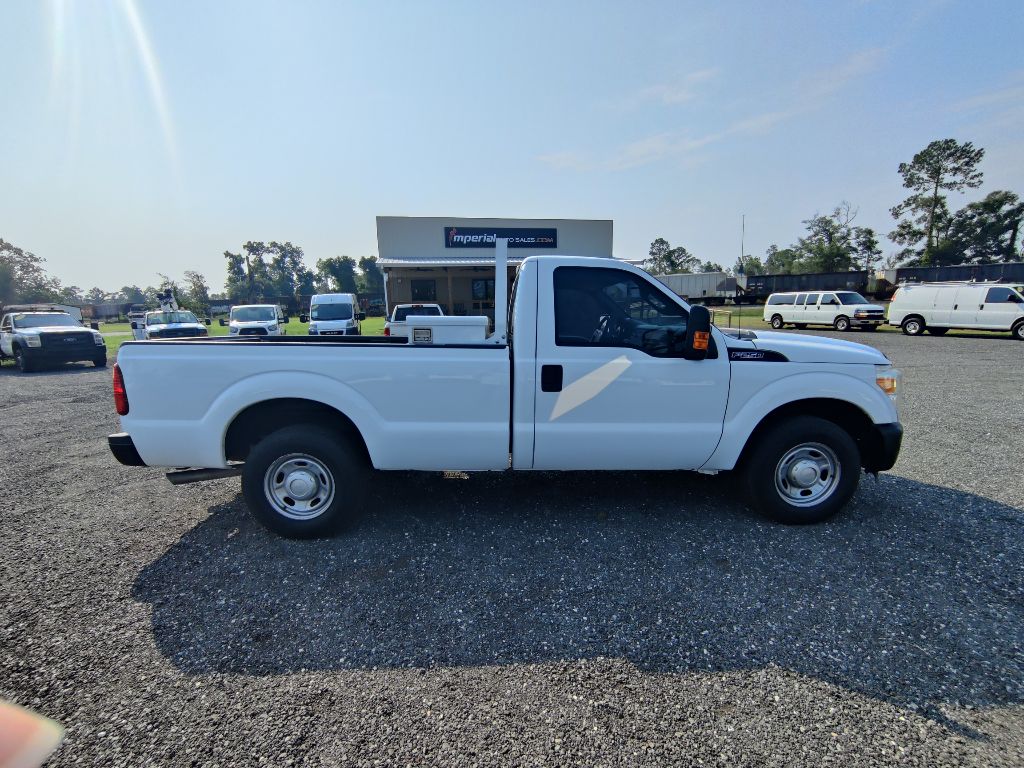 Photo 4 of this FORD F250 XL