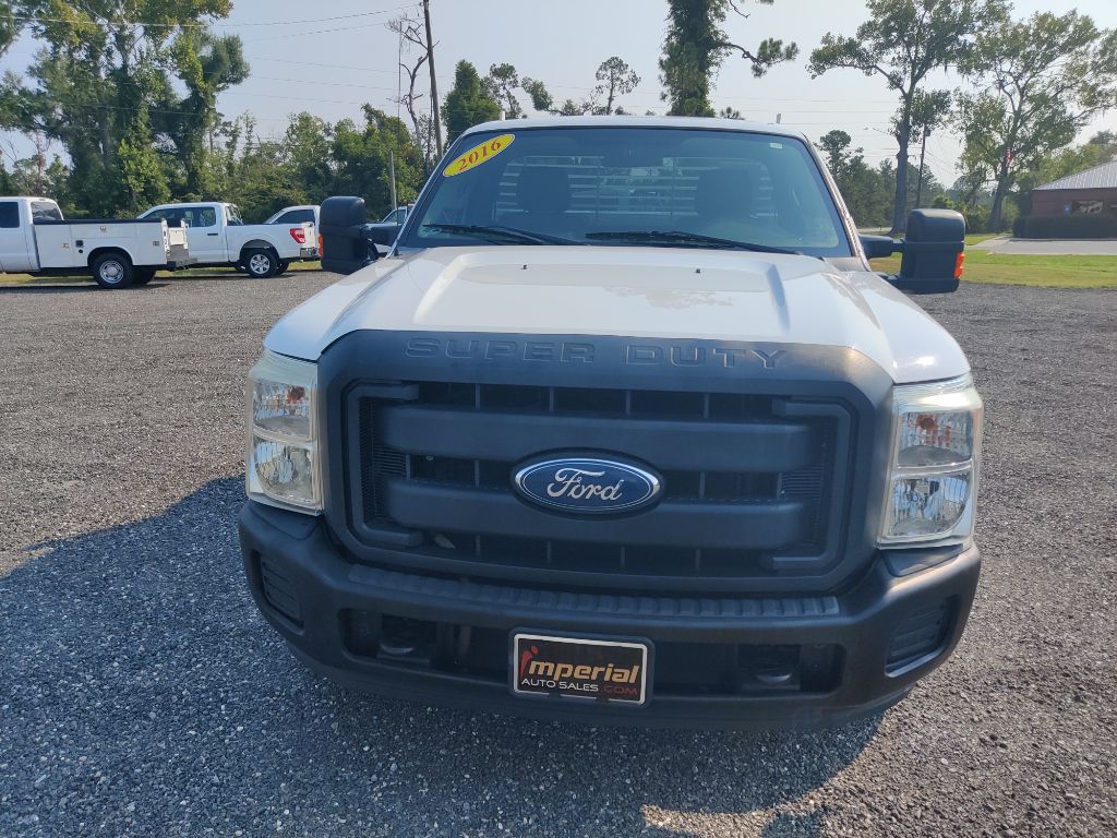 Photo 2 of this FORD F250 XL