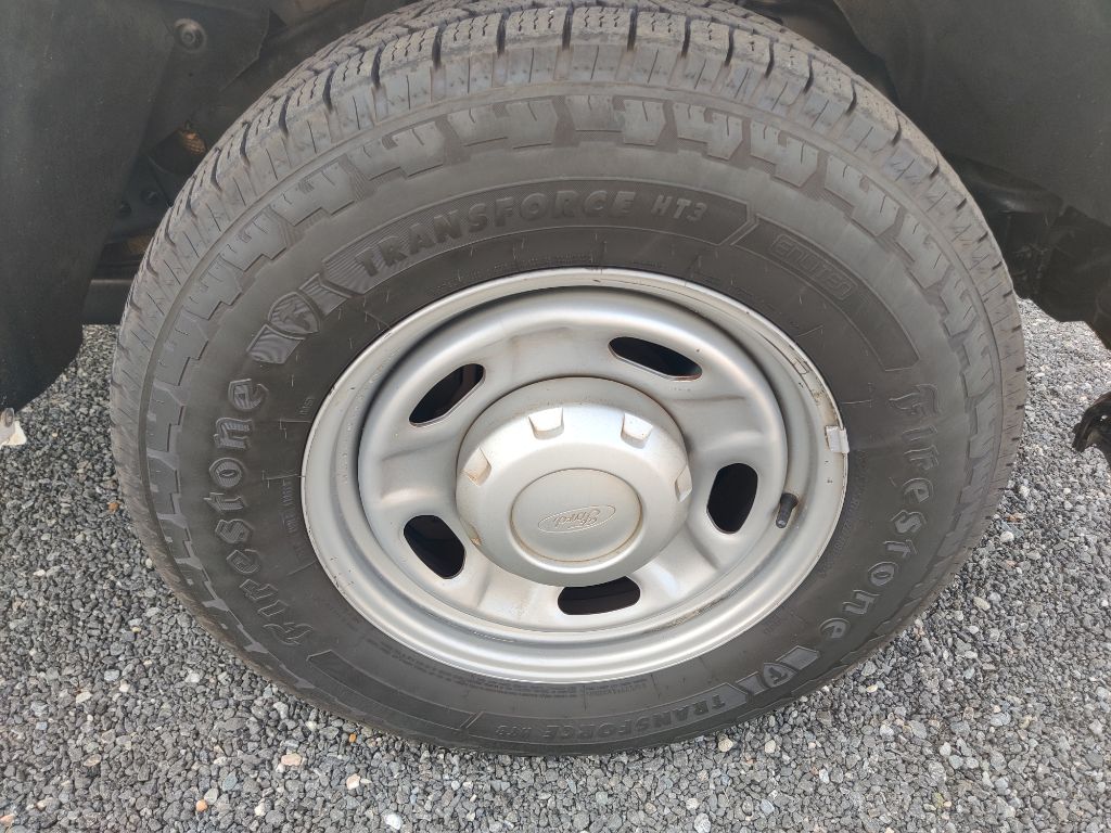 Photo 35 of this FORD F250 XL
