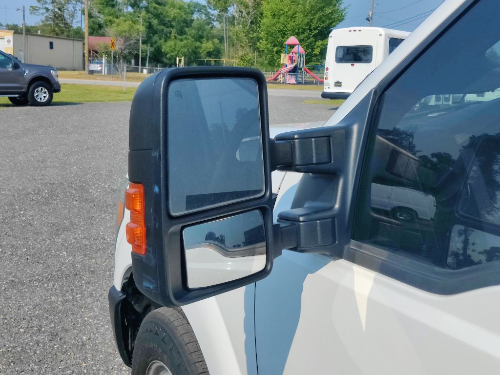 Photo 12 of this FORD F250 XL