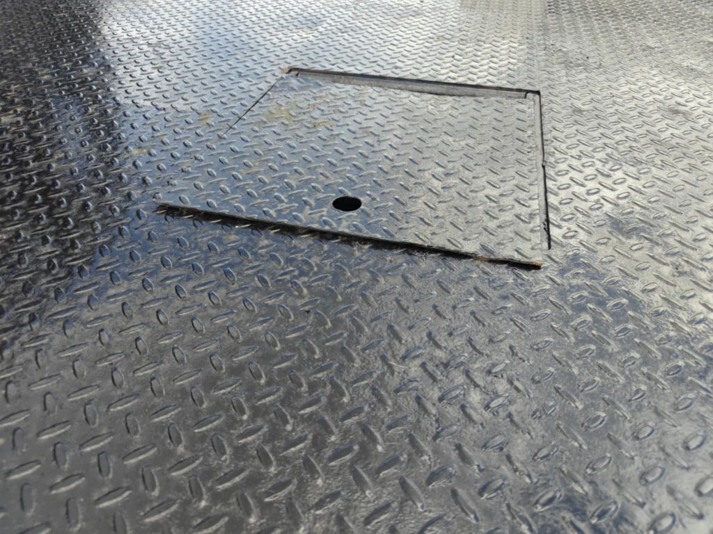 Photo 13 of this FORD F250 FLATBED