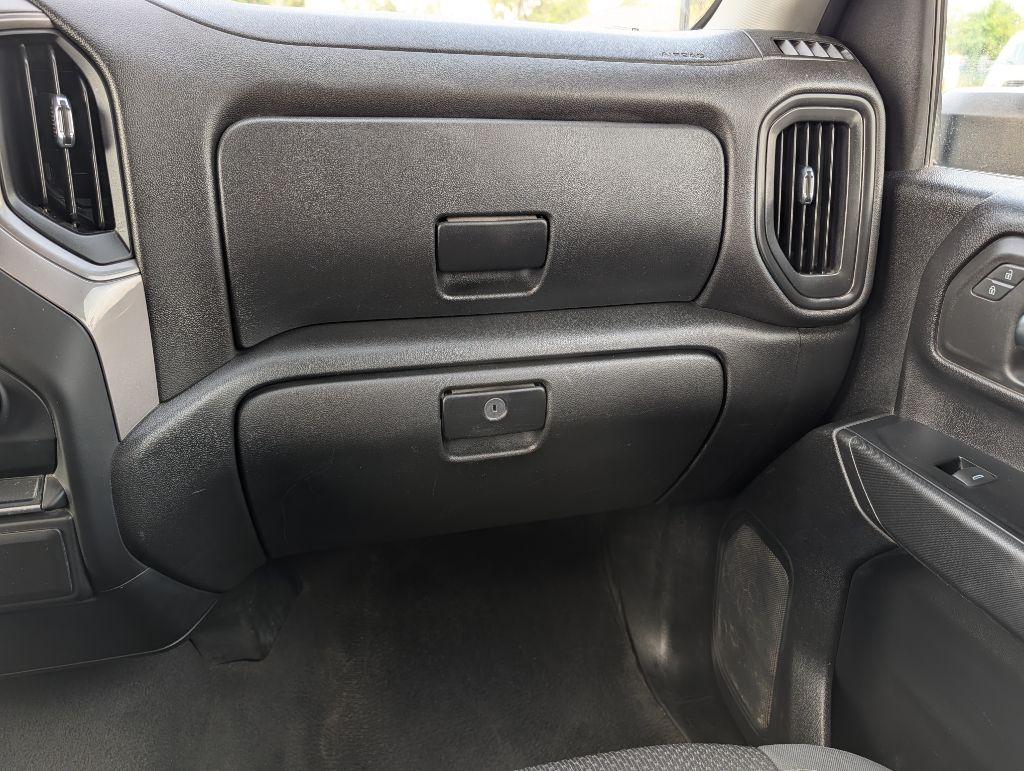 Photo 20 of this CHEVROLET SILVERADO 2500