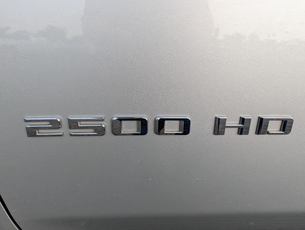 Photo 28 of this CHEVROLET SILVERADO 2500