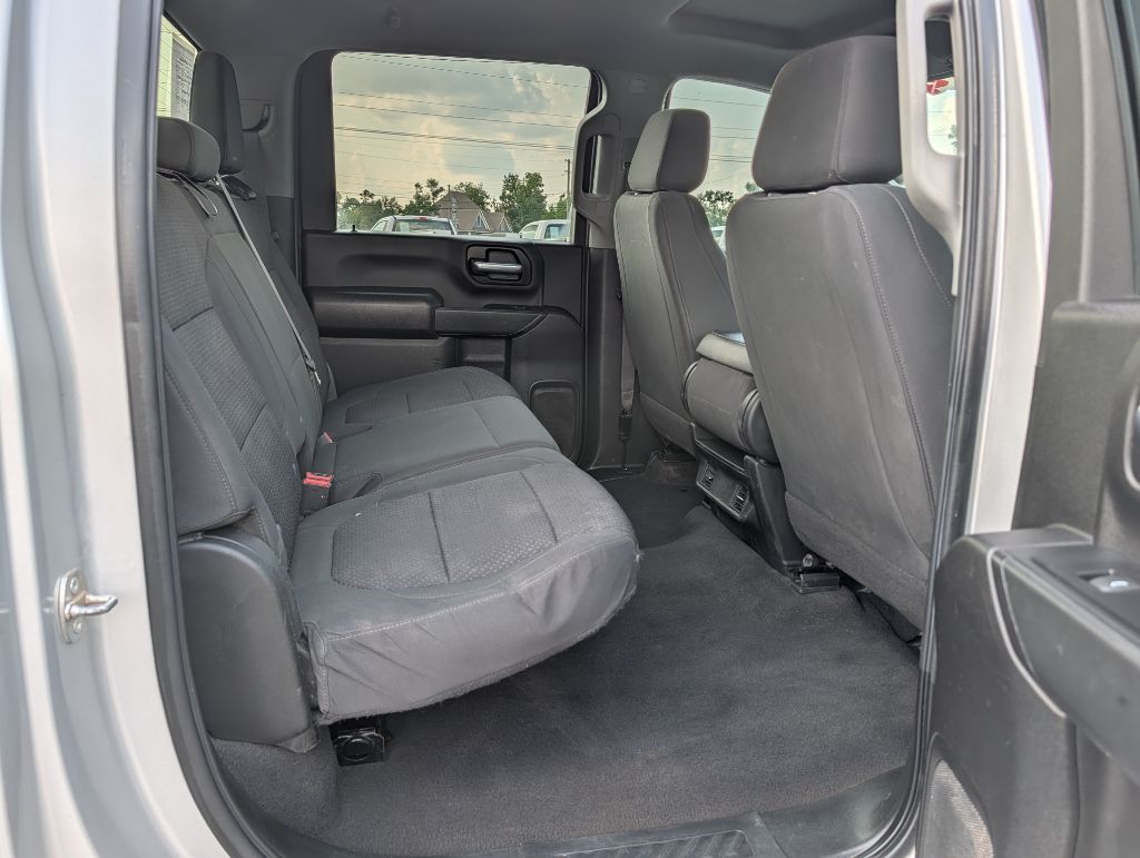 Photo 15 of this CHEVROLET SILVERADO 2500