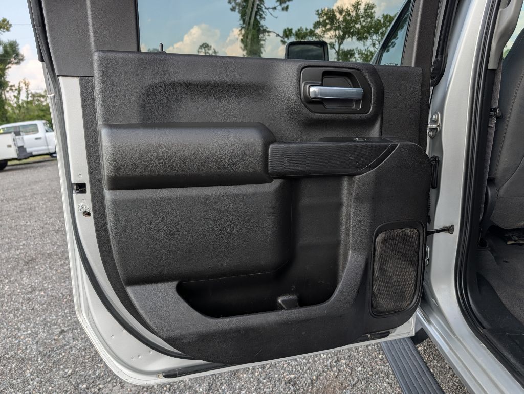 Photo 24 of this CHEVROLET SILVERADO 2500