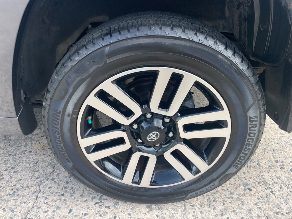 Photo 10 of this TOYOTA 4RUNNER