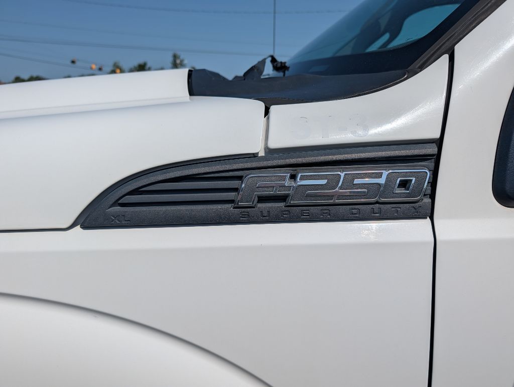 Photo 22 of this FORD F250 XL