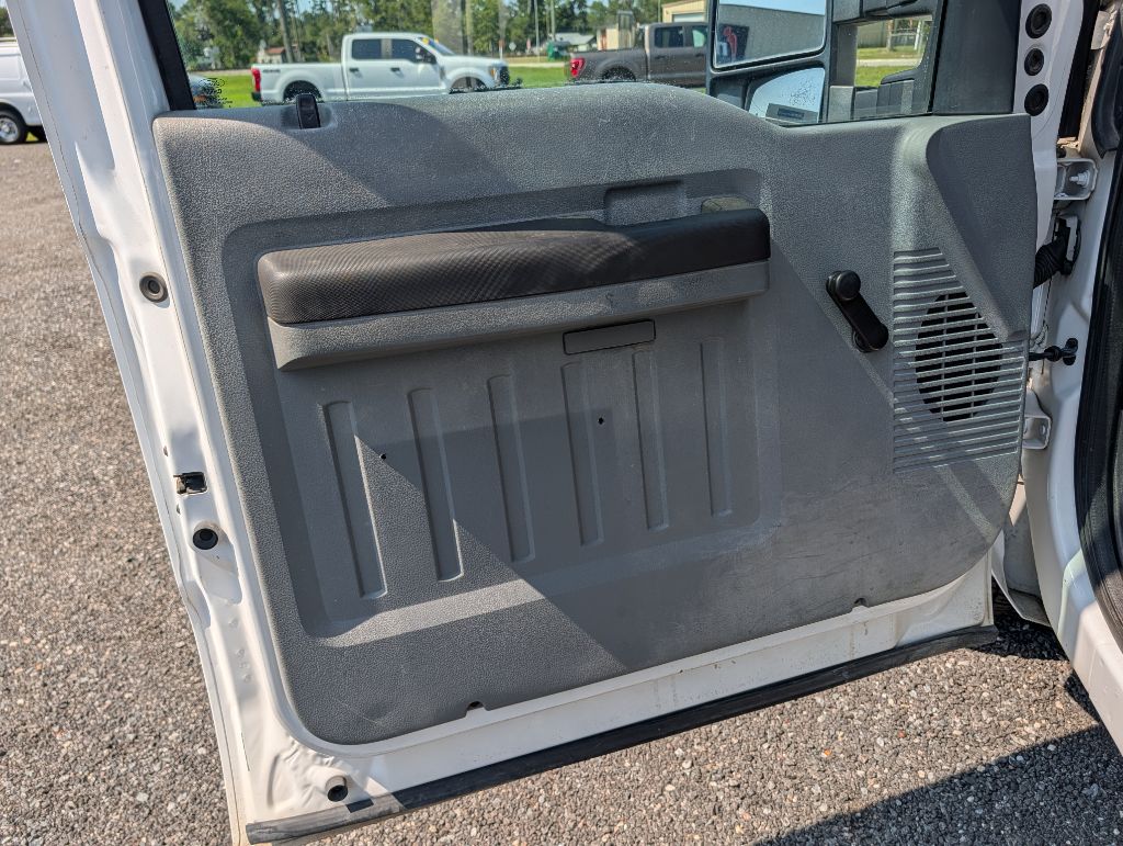 Photo 21 of this FORD F250 XL