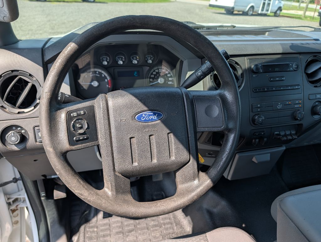 Photo 14 of this FORD F250 XL