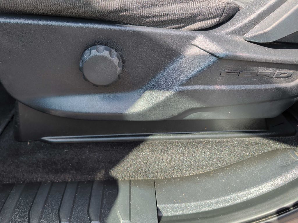 Photo 21 of this FORD F-150
