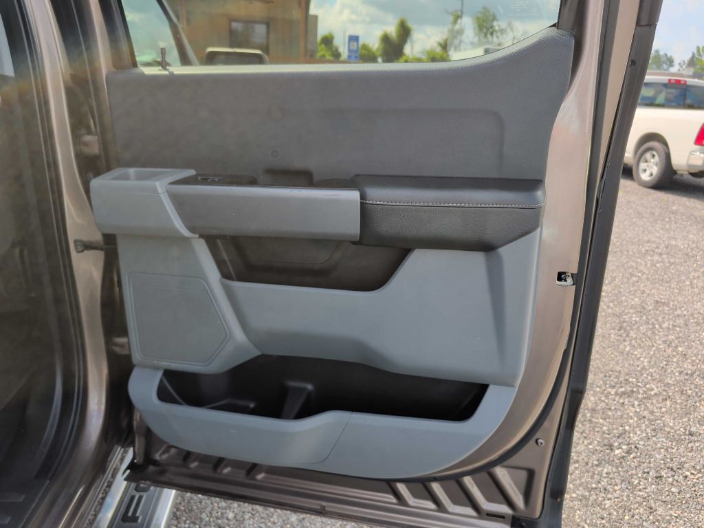 Photo 24 of this FORD F-150