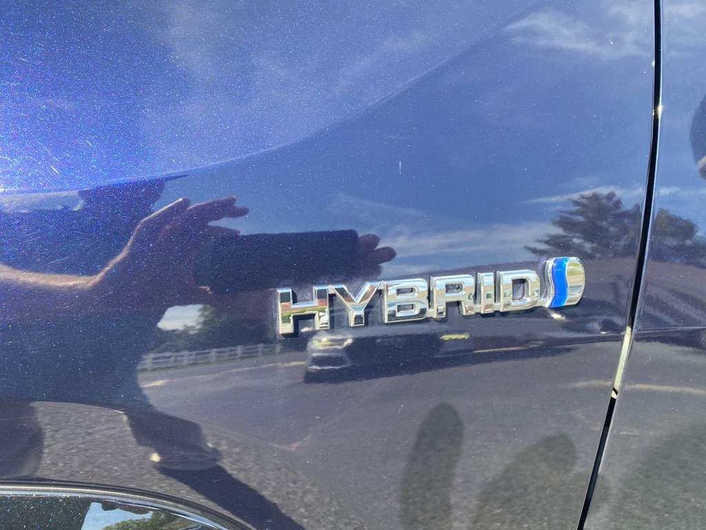 Photo 13 of this TOYOTA RAV4 HYBRID