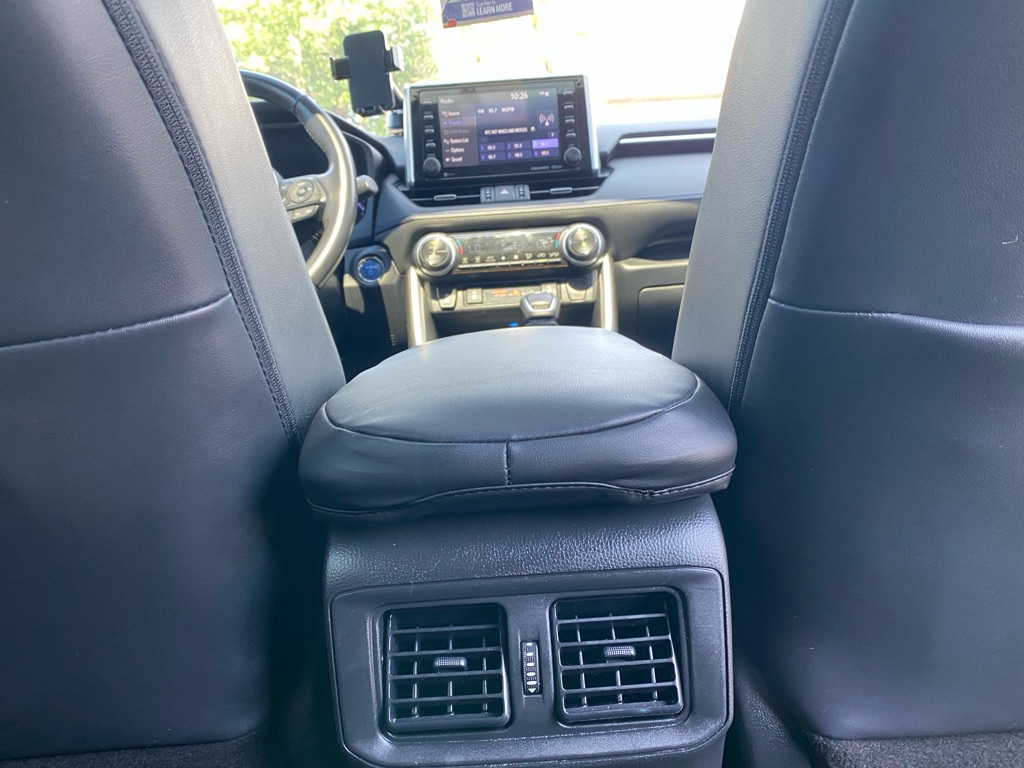 Photo 56 of this TOYOTA RAV4 HYBRID