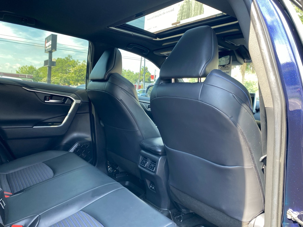 Photo 51 of this TOYOTA RAV4 HYBRID