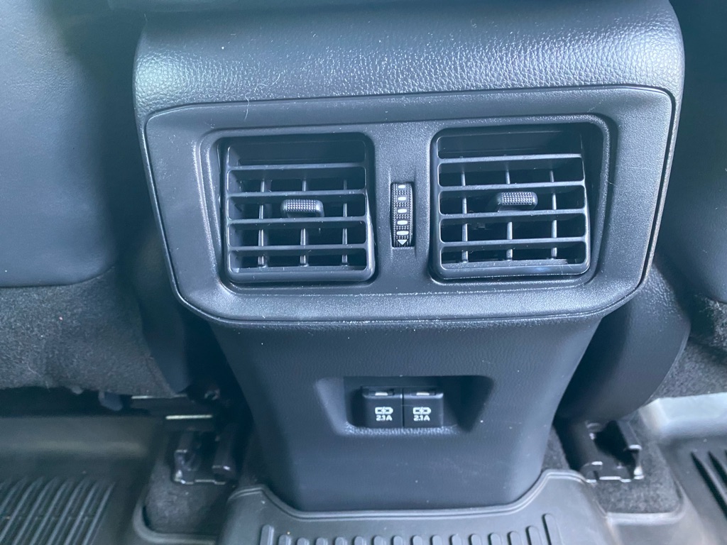 Photo 55 of this TOYOTA RAV4 HYBRID