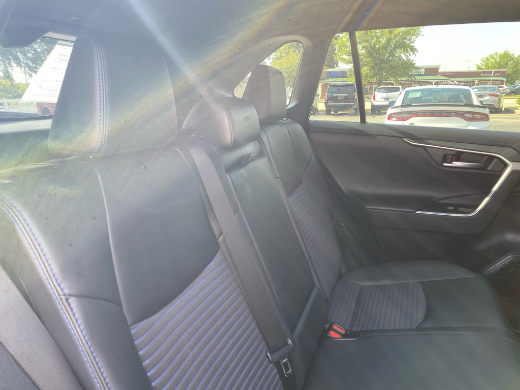 Photo 52 of this TOYOTA RAV4 HYBRID
