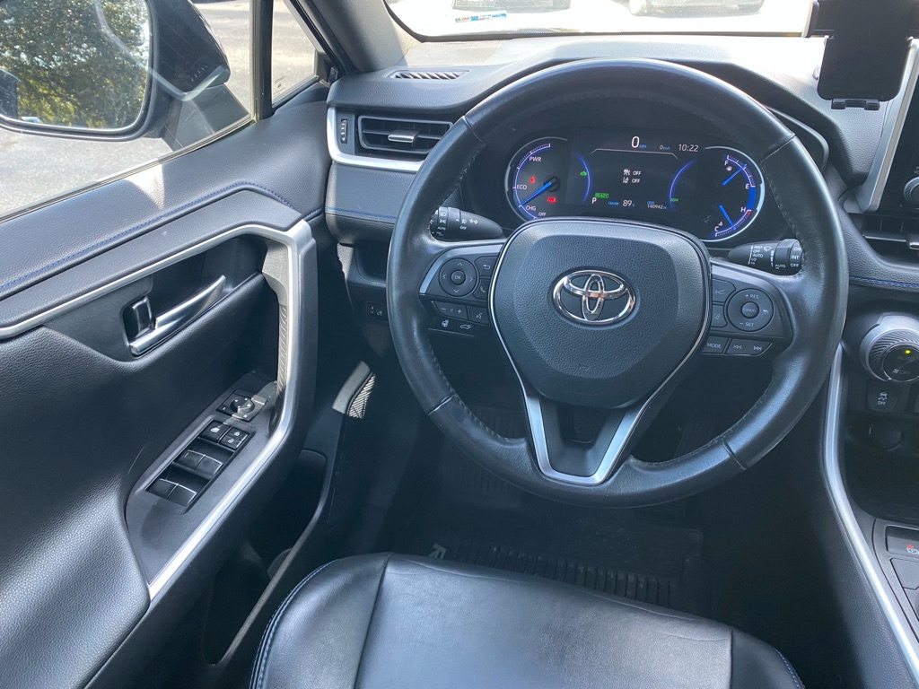 Photo 22 of this TOYOTA RAV4 HYBRID