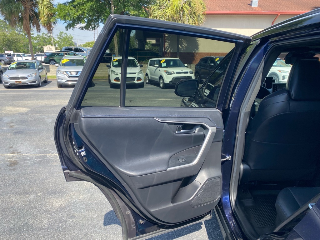 Photo 70 of this TOYOTA RAV4 HYBRID