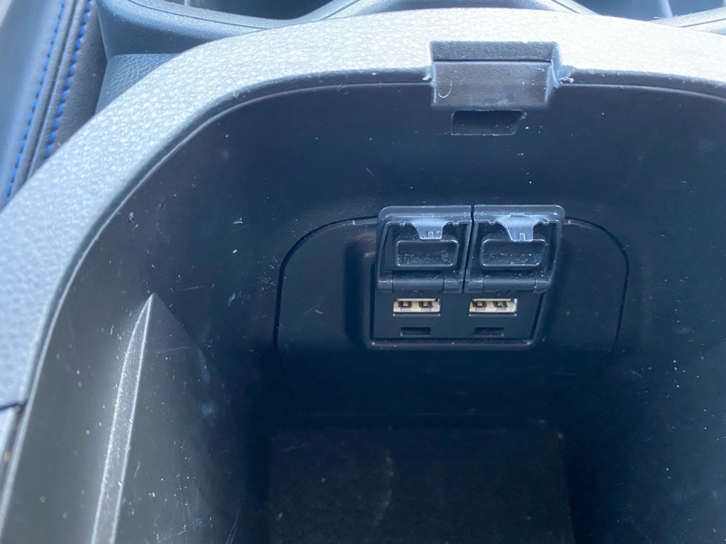 Photo 33 of this TOYOTA RAV4 HYBRID