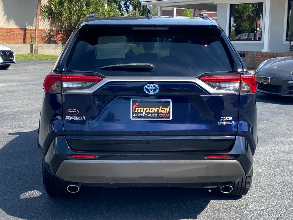 Photo 8 of this TOYOTA RAV4 HYBRID