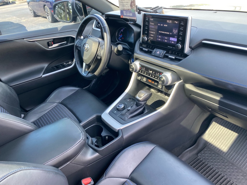Photo 48 of this TOYOTA RAV4 HYBRID