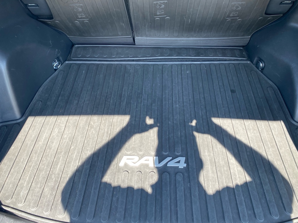 Photo 63 of this TOYOTA RAV4 HYBRID