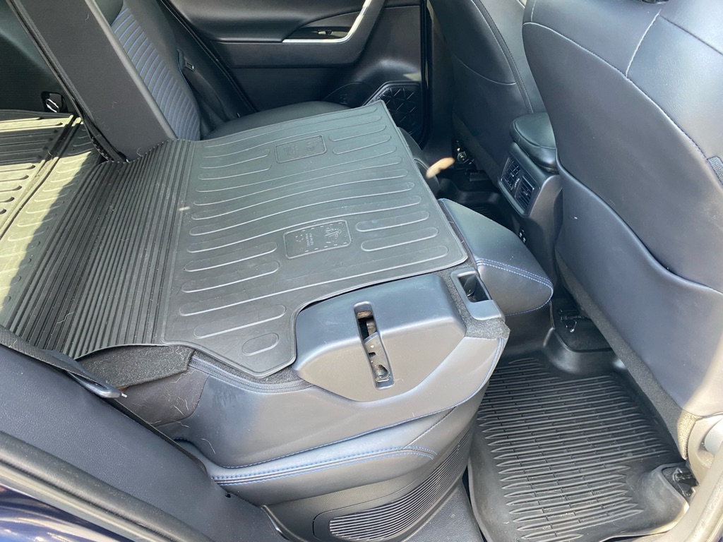 Photo 57 of this TOYOTA RAV4 HYBRID