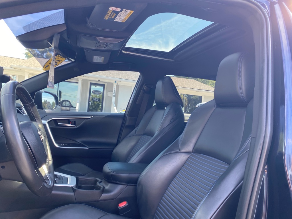 Photo 36 of this TOYOTA RAV4 HYBRID