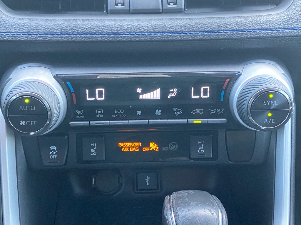 Photo 29 of this TOYOTA RAV4 HYBRID