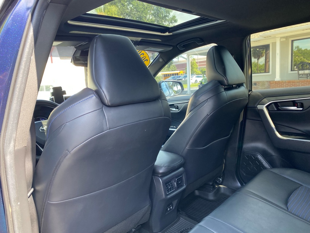 Photo 68 of this TOYOTA RAV4 HYBRID