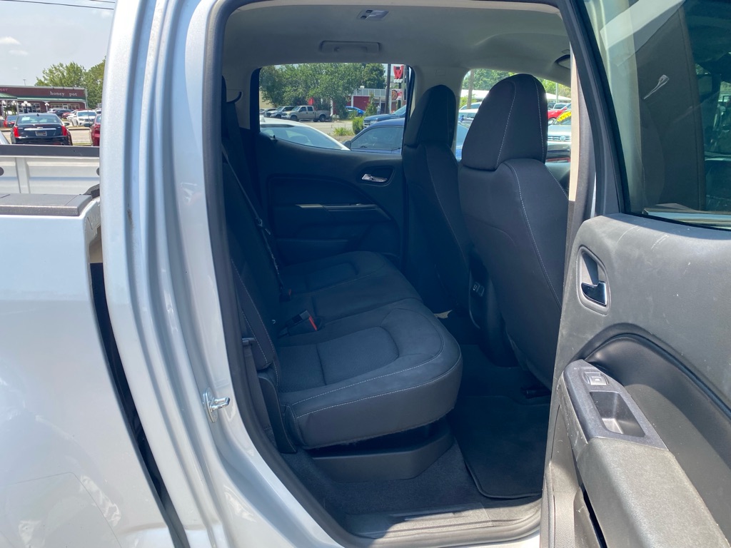Photo 39 of this CHEVROLET COLORADO
