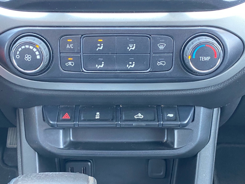 Photo 21 of this CHEVROLET COLORADO