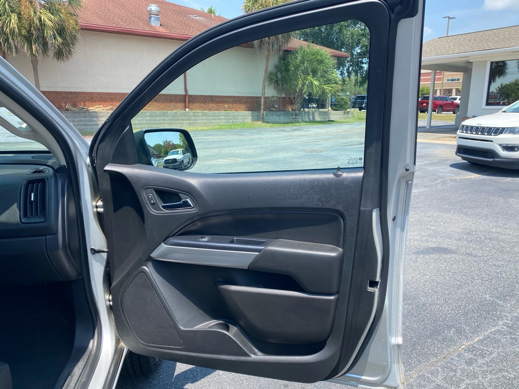 Photo 38 of this CHEVROLET COLORADO