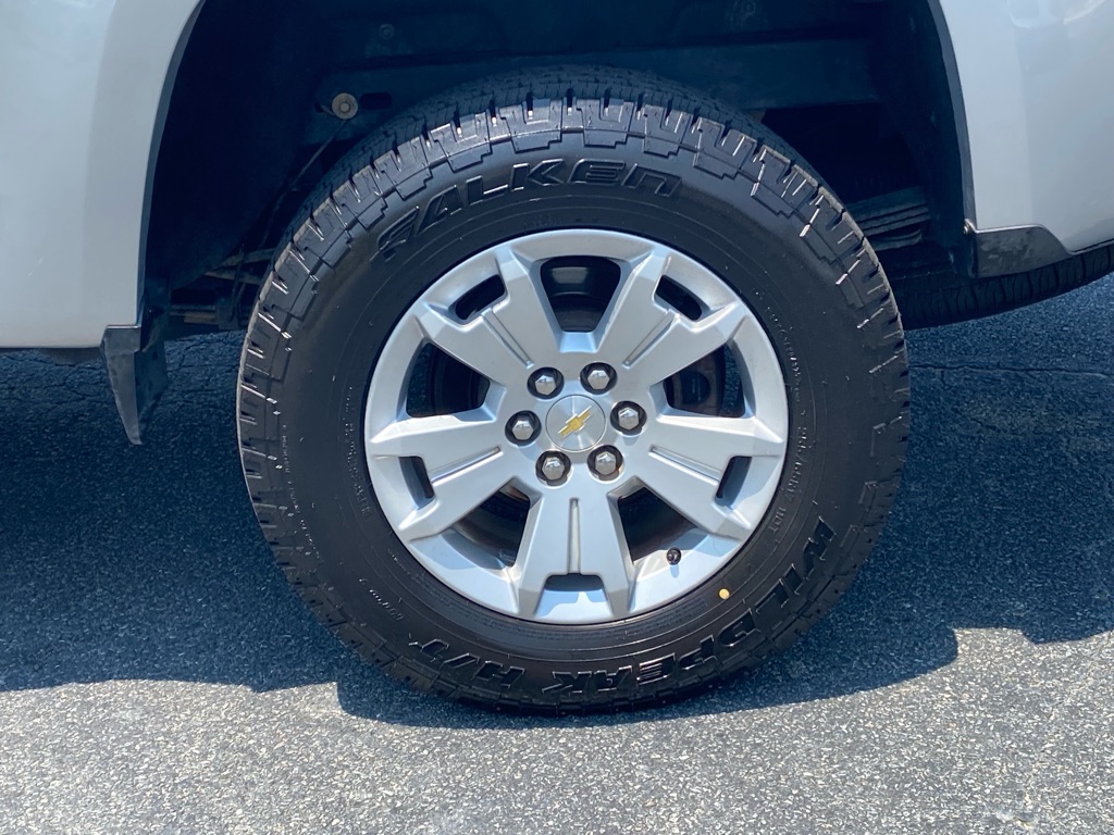 Photo 10 of this CHEVROLET COLORADO