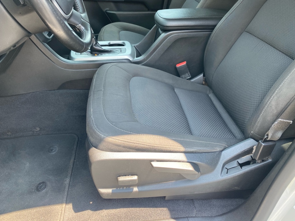 Photo 29 of this CHEVROLET COLORADO