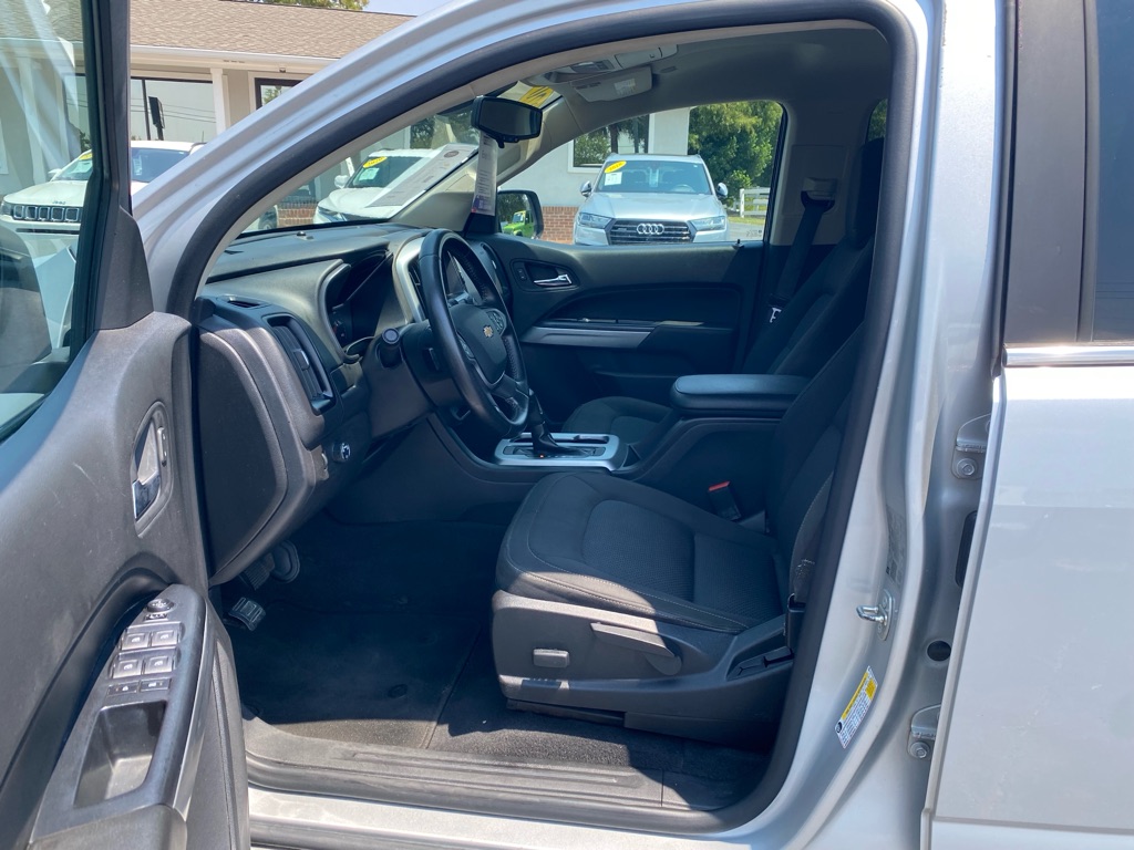 Photo 27 of this CHEVROLET COLORADO