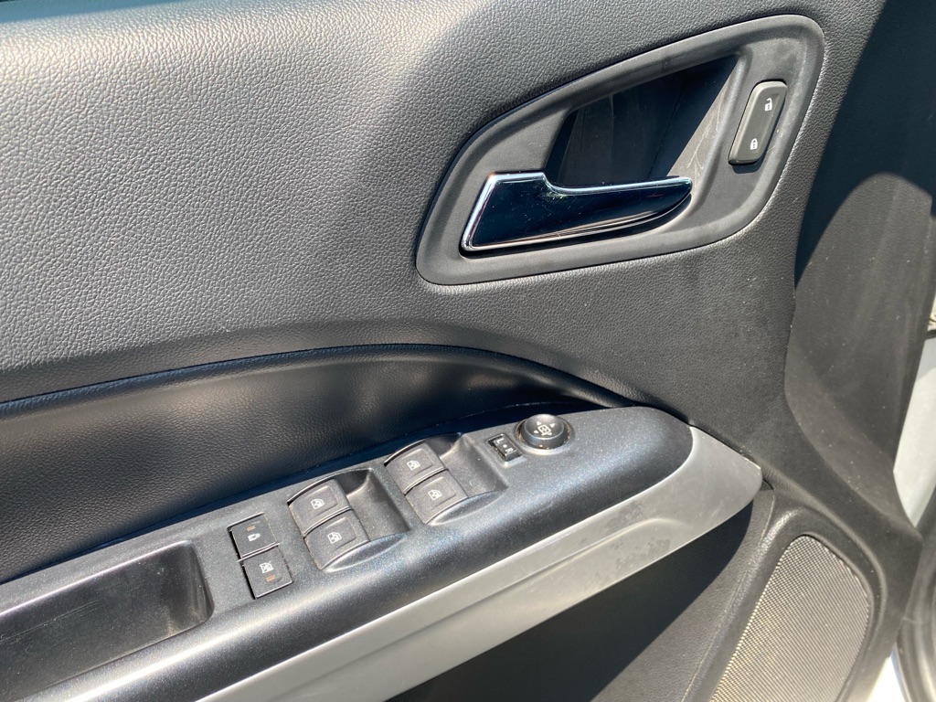 Photo 32 of this CHEVROLET COLORADO