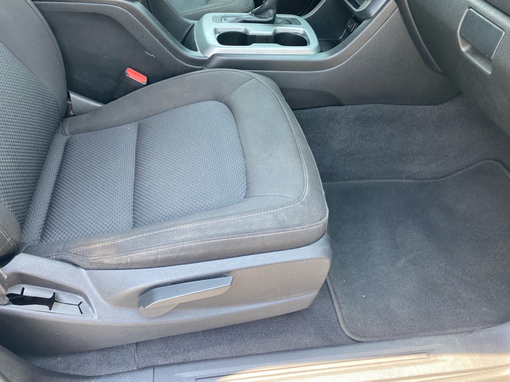Photo 36 of this CHEVROLET COLORADO