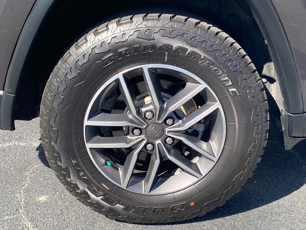 Photo 11 of this JEEP GRAND CHEROKEE